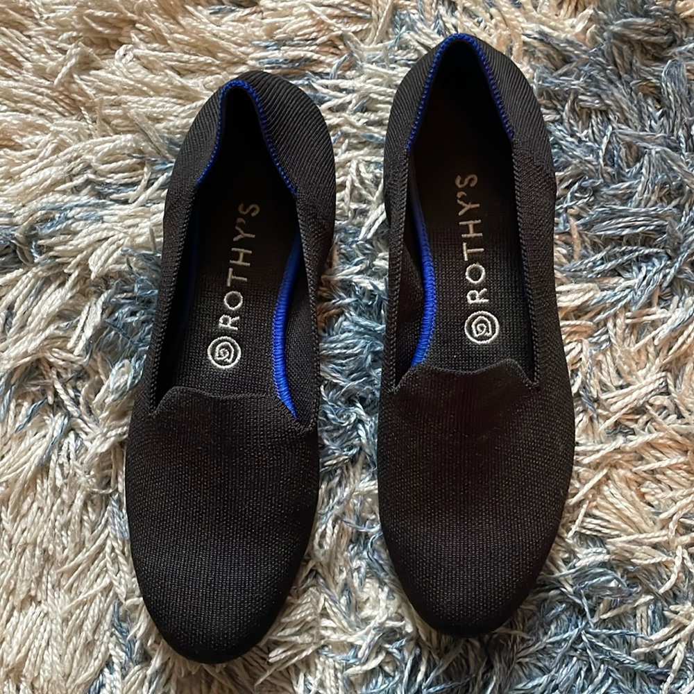 Rothy’s black lounge loafer